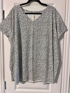 Black & White Leopard Print V-Neck Top